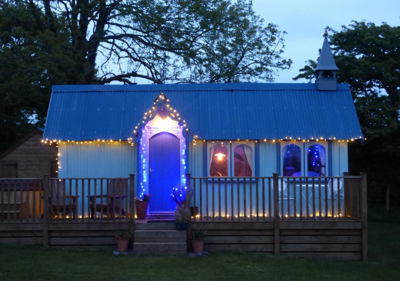 The Tabernacle At Frieda And The Moon Vila Lanreath Exterior foto